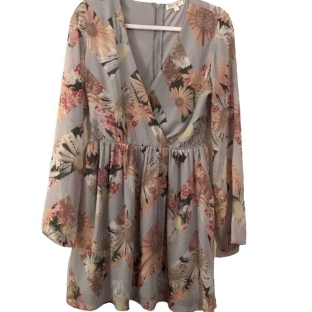 Floral Chiffon Bell Sleeves‎ Cinched Waist Mini Dress Medium